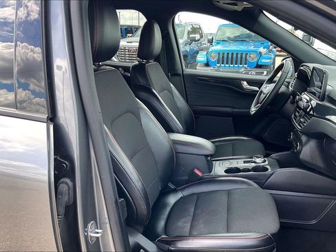 Certified 2024 Ford Escape ST-Line w/ Cold Weather Package image 29
