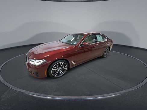 Used 2023 BMW 530i xDrive w/ Premium Package image 4