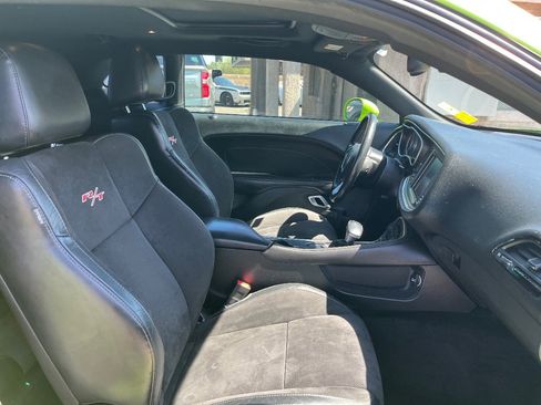 Used 2015 Dodge Challenger R/T Plus RWD image 33