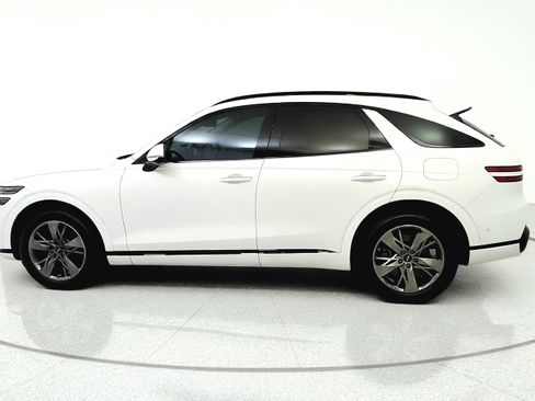 Used 2022 Genesis GV70 3.5T Sport w/ Sport Advanced Package AWD/4WD image 4