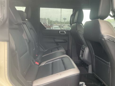 New 2026 Ford Bronco Outer Banks w/ Sasquatch Package AWD/4WD image 13
