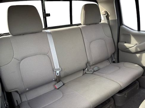 Used 2019 Nissan Frontier SV image 23