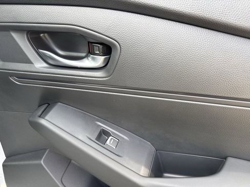 Used 2025 Honda Accord SE image 40