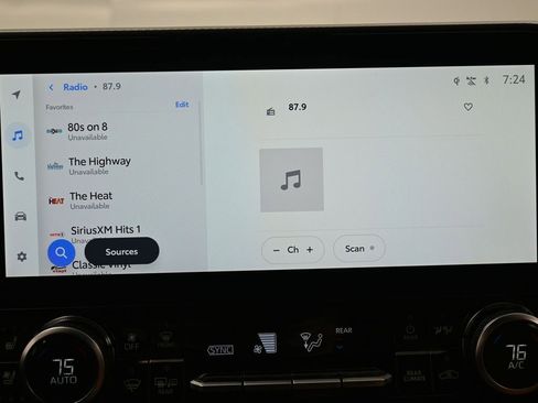 Certified 2025 Toyota Highlander Platinum image 21
