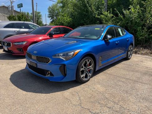 Used 2018 Kia Stinger GT1 AWD/4WD image 2
