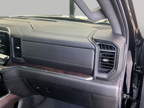 Used 2024 GMC Sierra 1500 SLT AWD/4WD image 19