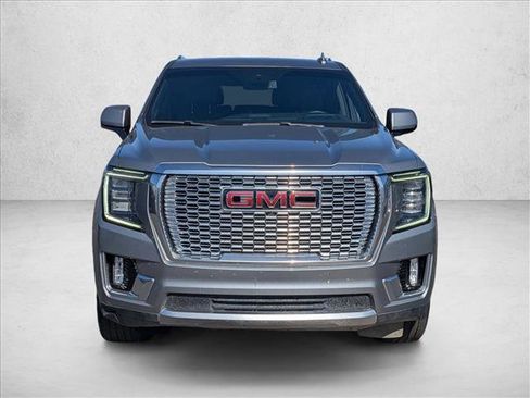 Used 2023 GMC Yukon XL Denali image 2