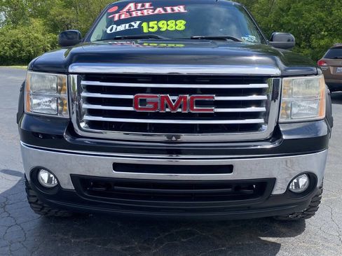 Used 2010 GMC Sierra 1500 SLE w/ All-Terrain Package AWD/4WD image 4