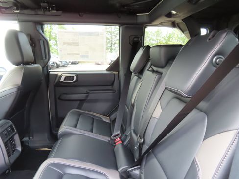 New 2026 Ford Bronco Outer Banks AWD/4WD image 17