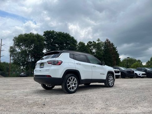 Used 2025 Jeep Compass Limited AWD/4WD image 5