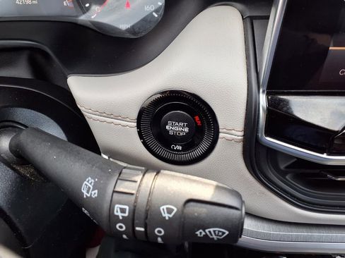 Used 2025 Jeep Compass Limited image 8