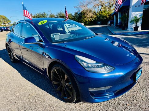 Used 2018 Tesla Model 3 Long Range image 1