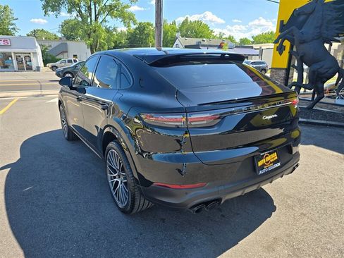Used 2020 Porsche Cayenne AWD/4WD image 2