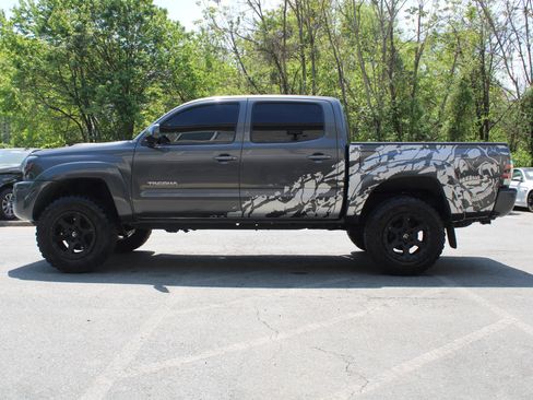 Used 2011 Toyota Tacoma PreRunner w/ TRD Sport Pkg w/JBL Audio image 7