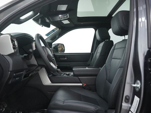 Used 2025 Toyota Tundra Limited image 22