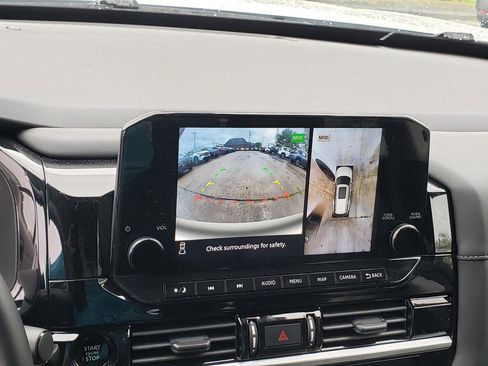 Certified 2025 Nissan Pathfinder SL w/ SL Premium Package image 38