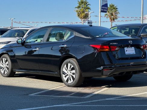 Used 2025 Nissan Altima 2.5 S image 6