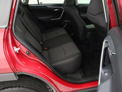 Certified 2025 Toyota RAV4 XLE FWD image 33