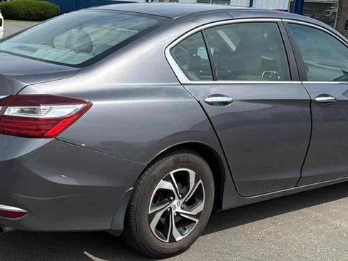 Used 2016 Honda Accord LX image 5