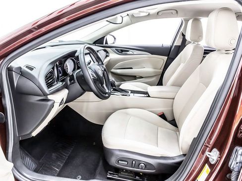 Used 2019 Buick Regal Preferred w/ Driver Confidence Package I image 25