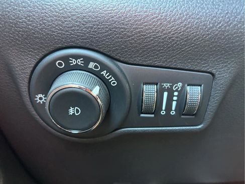 Used 2023 Jeep Compass Limited AWD/4WD image 25