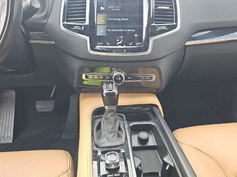 Used 2018 Volvo XC90 T6 Momentum w/ Convenience Package image 10