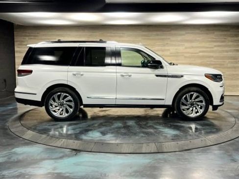 Used 2023 Lincoln Navigator Reserve AWD/4WD image 25