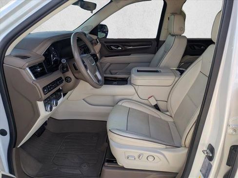Used 2021 GMC Yukon Denali w/ Denali Premium Package image 14