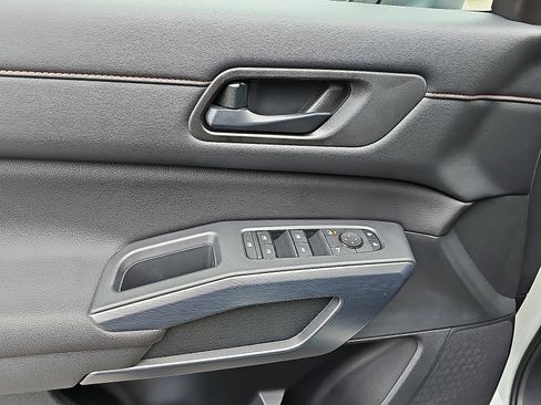 New 2025 Nissan Pathfinder Rock Creek image 8