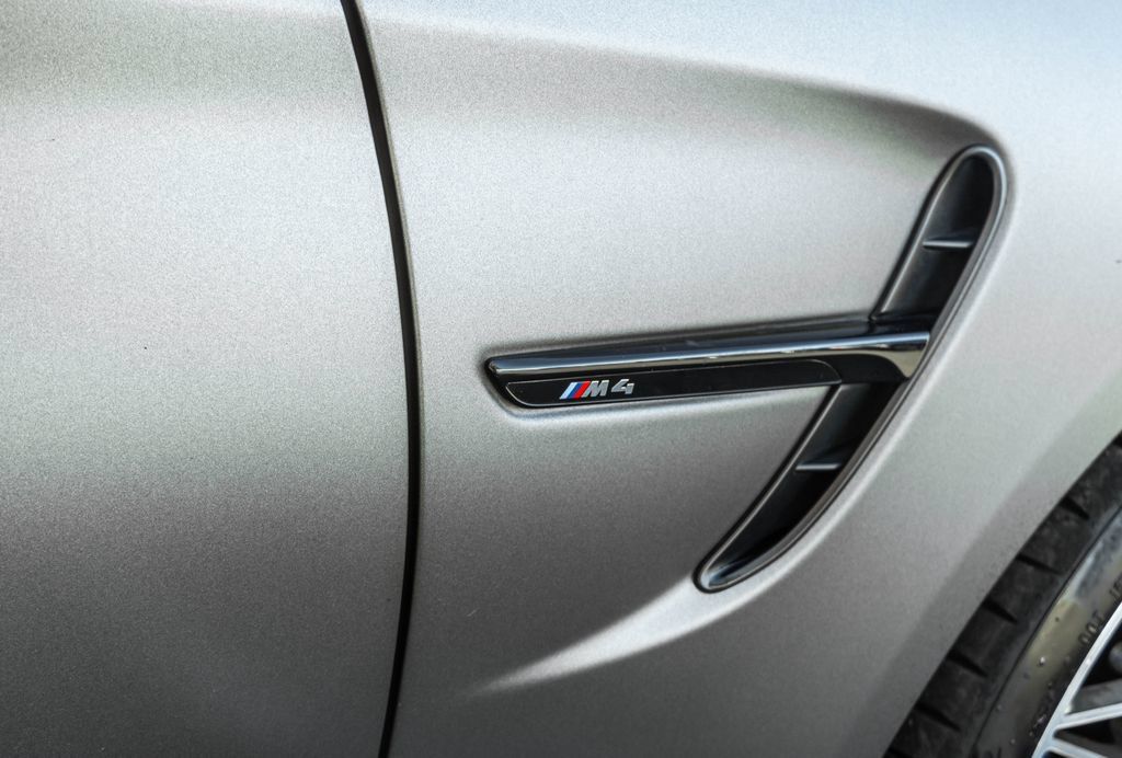 Used 2018 BMW M4 Coupe RWD image 4