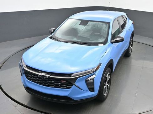 Certified 2024 Chevrolet Trax RS w/ Driver Confidence Package image 38