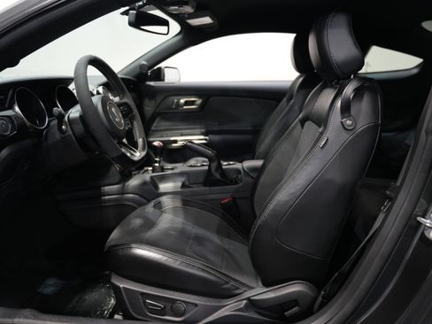 Used 2019 Ford Mustang Shelby GT350 w/ Technology Package image 32