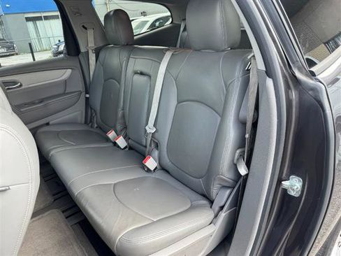 Used 2015 Chevrolet Traverse LS FWD image 17