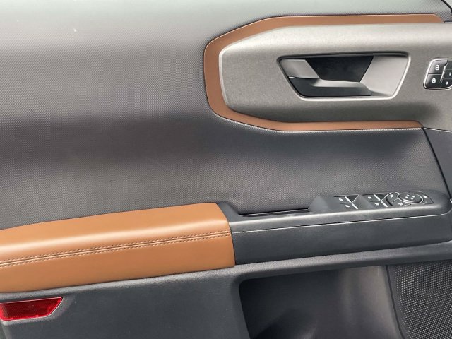 Certified 2025 Ford Bronco Sport Outer Banks w/ Outer Banks Tech Package+ AWD/4WD image 13