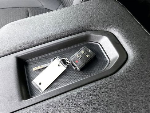 Used 2019 Chevrolet Silverado 1500 Custom image 32