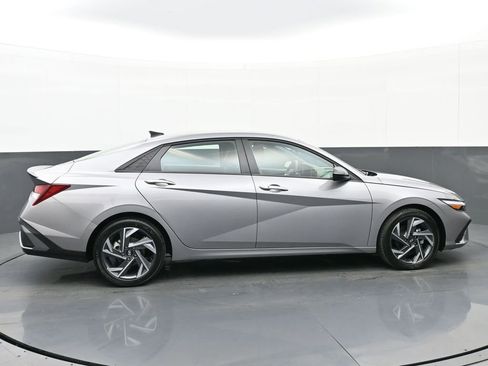 Certified 2025 Hyundai Elantra Sport image 3