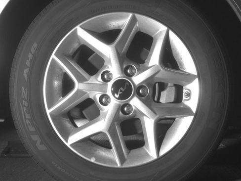 Used 2025 Kia Soul LX w/ LX Technology Package FWD image 13