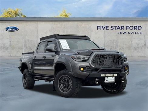 Used 2020 Toyota Tacoma TRD Sport w/ Technology Package image 2