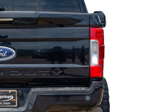 Used 2019 Ford F250 Lariat w/ Lariat Ultimate Package AWD/4WD image 52