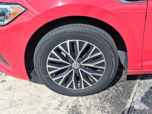 Used 2019 Volkswagen Jetta SEL w/ Cold Weather Package FWD image 7