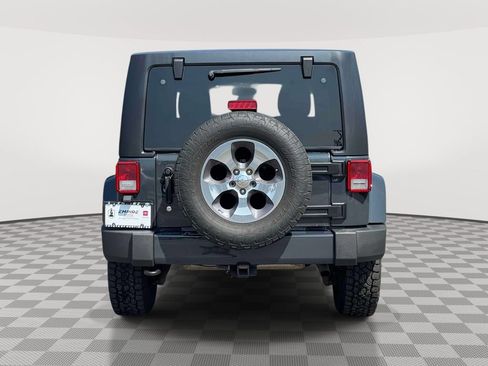 Used 2017 Jeep Wrangler Unlimited Sahara AWD/4WD image 6