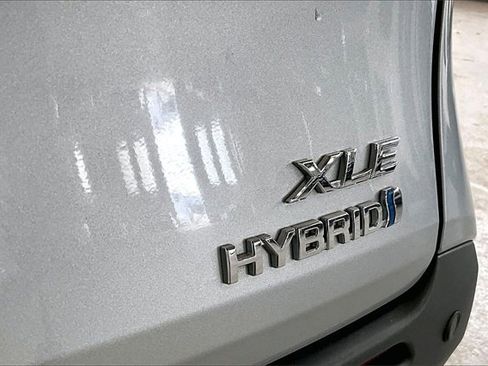 Used 2021 Toyota Sienna XLE image 24