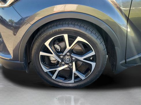 Used 2019 Toyota C-HR Limited FWD image 30