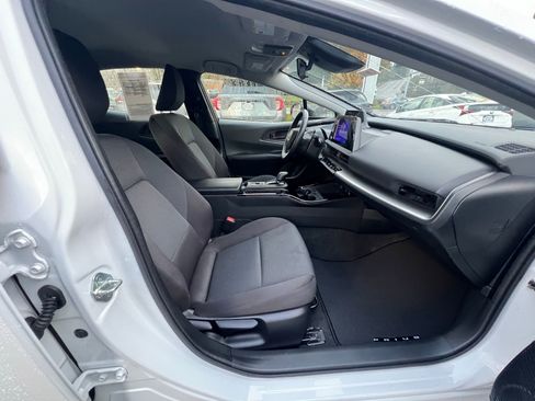 Used 2023 Toyota Prius LE image 15