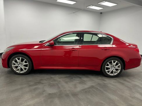 Used 2013 INFINITI G37 4dr x AWD w/ Premium Pkg image 3