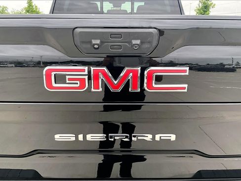 Used 2024 GMC Sierra 2500 AT4 w/ AT4 Premium Plus Package AWD/4WD image 10