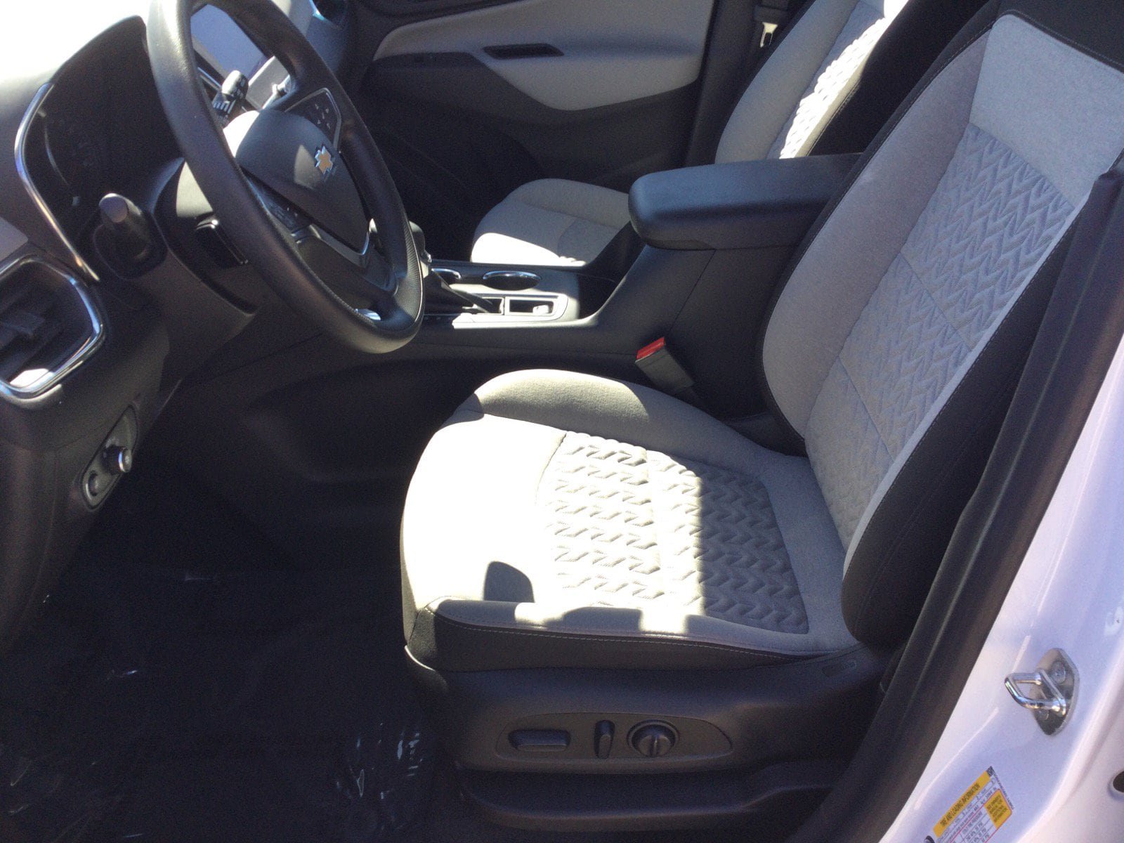 Used 2024 Chevrolet Equinox LS w/ LS Convenience Package FWD image 13
