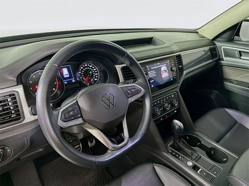 Used 2021 Volkswagen Atlas SE image 10