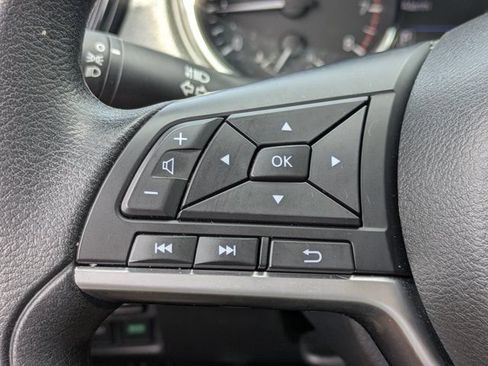 Used 2018 Nissan Rogue S FWD image 22