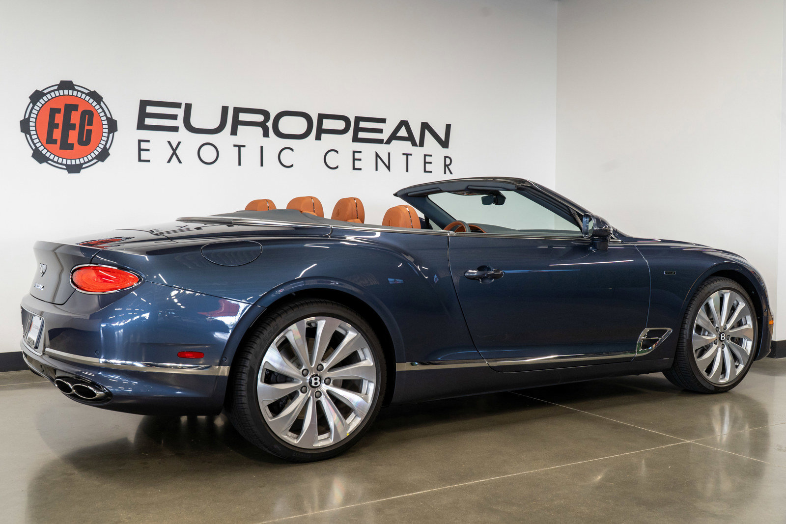 Used 2024 Bentley Continental GT V8 AWD/4WD image 9